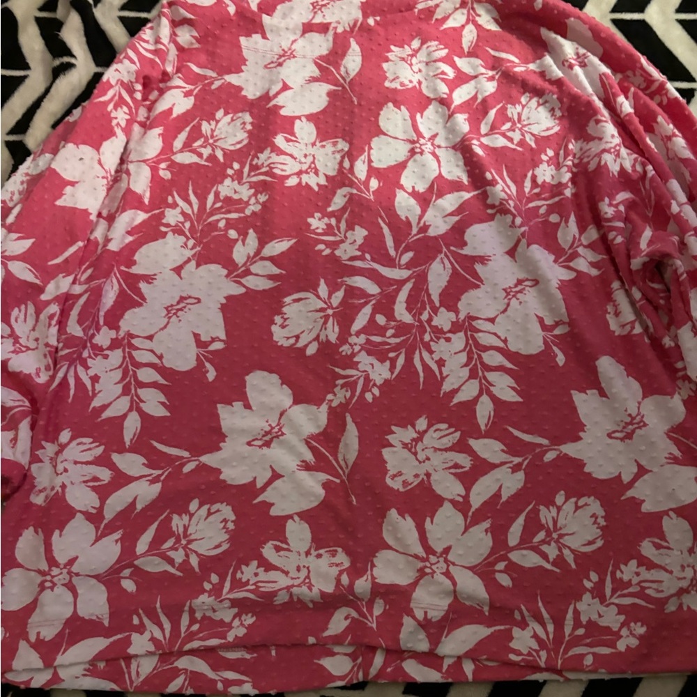 Mid arm sleeve length plural pink T-shirt